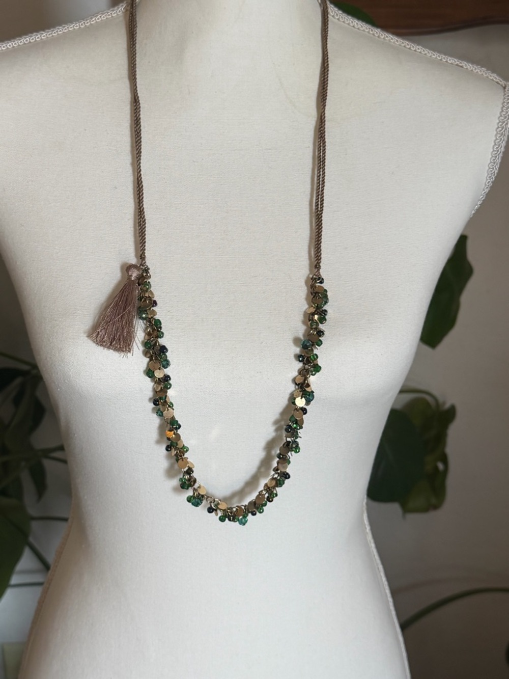 Vintage Coldwater Creek Green Faucet Cut Glass Beads & Gold Tassels Necklace